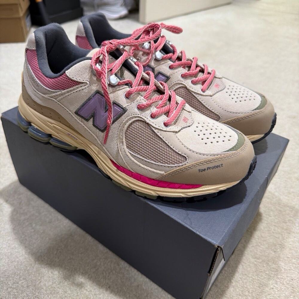 New Balance 2002R Hiking Pack Beige Calm Taupe Suede Low Top Sneakers M2002RWL
